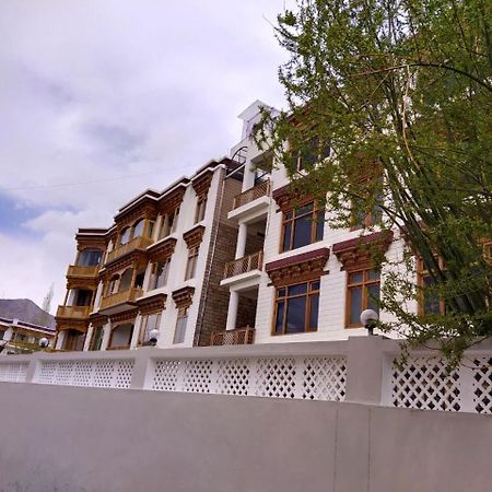 Kanishka Hotel Ladakh By Lexstays Leh Exteriör bild